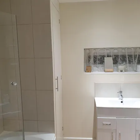 Feriehus House - Sleeps 5 - Pets Ok - Parking - Garden