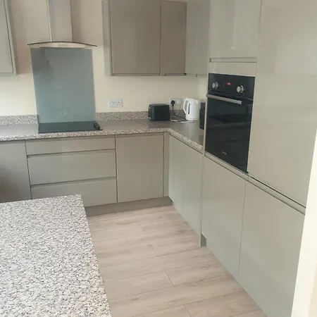 House - Sleeps 5 - Pets Ok - Parking - Garden Casa vacanze Bristol