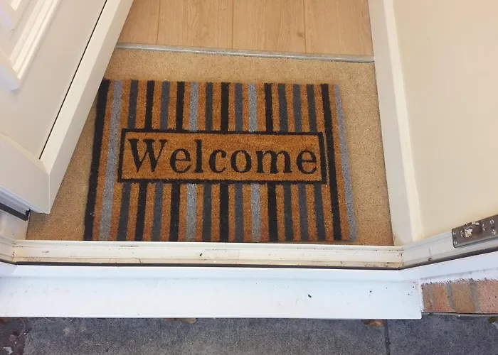 Semesterbostad House - Sleeps 5 - Pets Ok - Parking - Garden Bristol